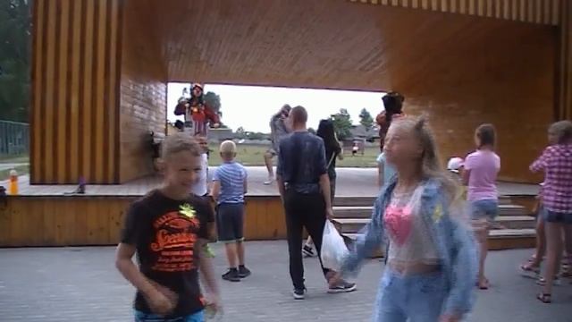 Идем в ПАРК с МИЛАНОЙ смотреть онлайн