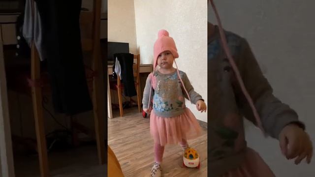 Сашины прически, Сашины шапки #многомама #нашаСаша #девочка смотреть онлайн