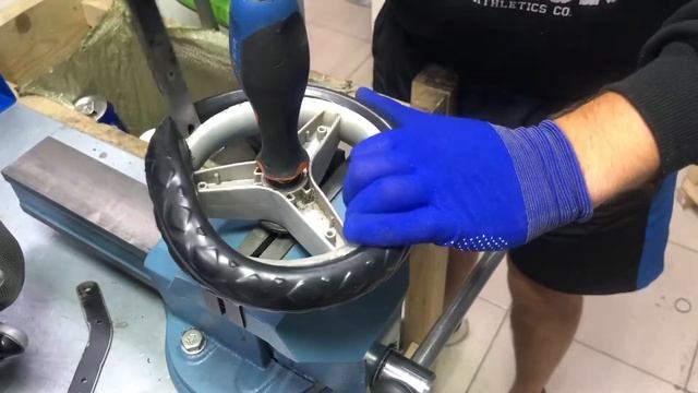 БЕСКАМЕРНАЯ ПОКРЫШКА Peg Perego Si УСТАНОВКА смотреть онлайн