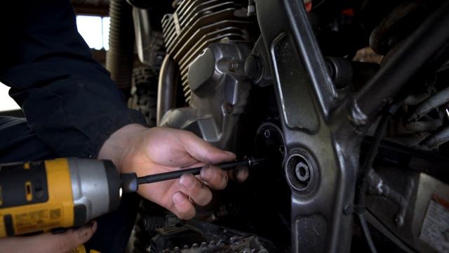 How Fast is a DR650? - 14-44 SPROCKETS смотреть онлайн