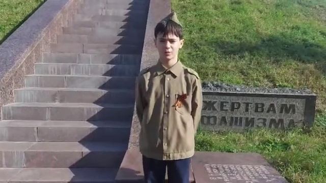 "Видеосюжет в стихах" ("Я помню, я горжусь"). "Два солдата" Наталья Хмелевская (читает Дадашов Юсиф смотреть онлайн