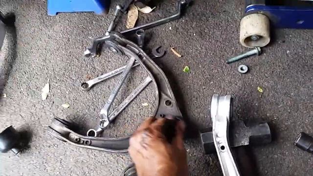 Porsche Cayenne Turbo 2004 Top & Lower control arm replacement смотреть онлайн