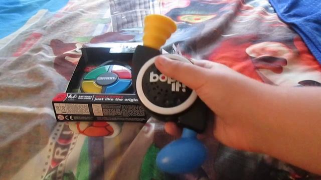 Simon Carabiner and Bop It! Micro Series Review and Gameplay смотреть онлайн