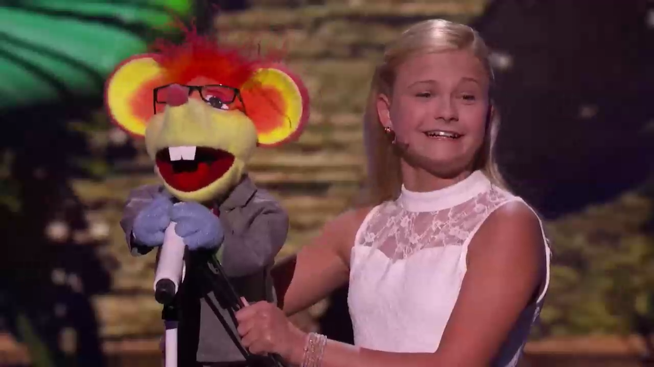 Маленькая чревовещательница спела песню для Мел Би смотреть онлайн