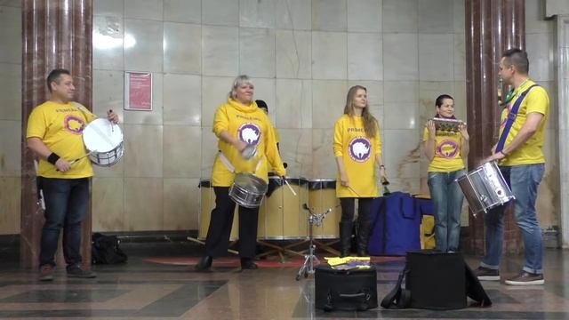 Samba de Primeira - Выступление на Курской 19.10.2017 (Часть 1) смотреть онлайн