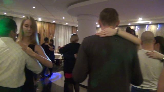 Кизомба Владимир Лизунов и Елена Соломатина - открытый урок в Маэстро Mil Pasos смотреть онлайн