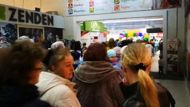 Очередь в Галамарт смотреть онлайн