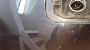 Как снять лючок бензобака Шкода Октавия