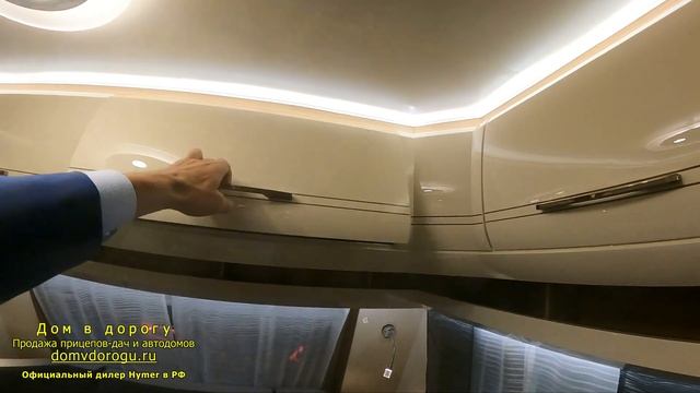 2022. С отдельной туалетной комнатой у душевой кабиной. Дом на колесах. Hobby Excellent 560WFU смотреть онлайн