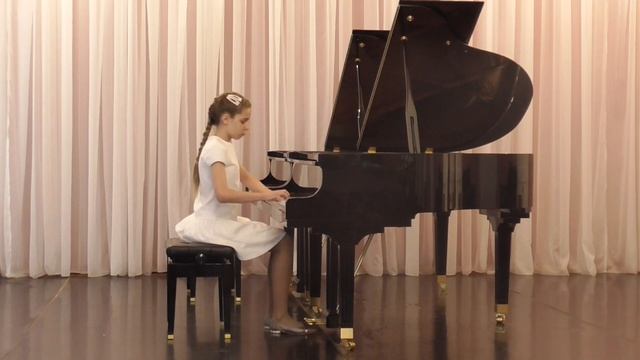 С. Павлюченко "Фугетта" a-moll, Борисова Диана, 3 класс. смотреть онлайн