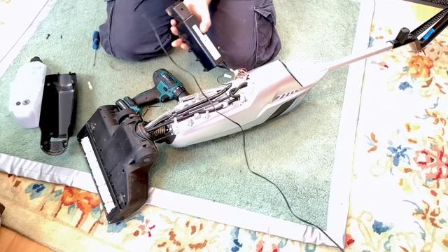 The sad case of a free Bissell Crosswave Cordless floor washer. смотреть онлайн