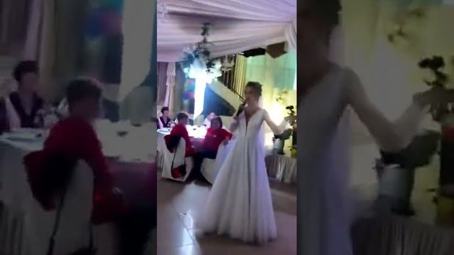 НЕРЕАЛЬНЫЙ подарок жены на свадьбе 🔥🔥🔥реальная история ❤️ смотреть онлайн