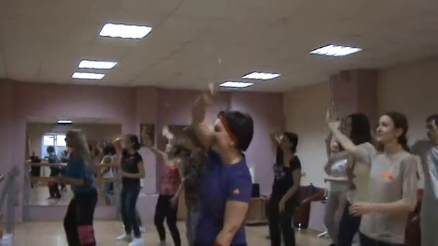 Открытый урок Зумба. Сюжет 2. Клуб Tango V&T смотреть онлайн