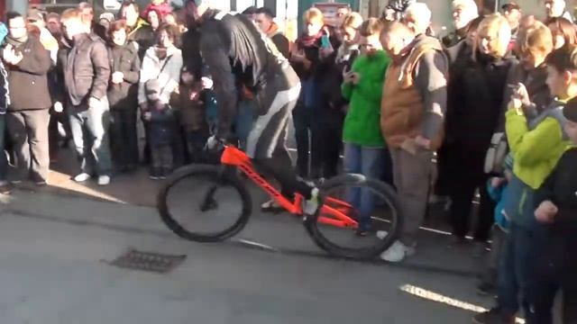 Trial Weltmeister Mario Hösel смотреть онлайн