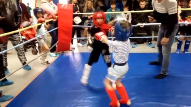 Детские соревнования по кикбоксингу. смотреть онлайн