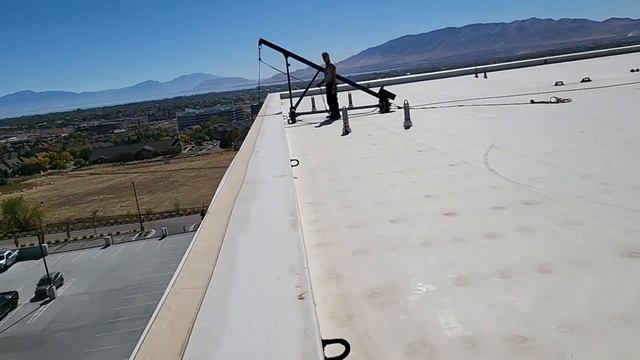 Как мыть окна на верёвках. Обычный день смотреть онлайн