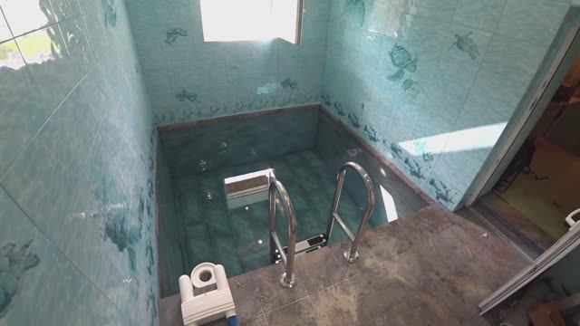 Купель с подогревом в загородном доме. Строительство купели своими руками. Маленький бассейн смотреть онлайн