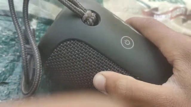 My JBL flip essential speaker is not working :( смотреть онлайн