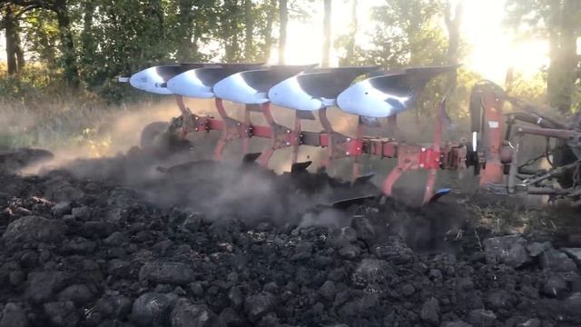 Т-150к оборотний плуг оранка 2023 смотреть онлайн