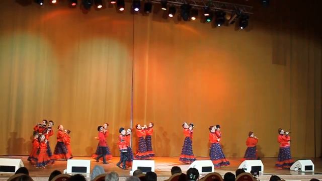 "Московская кадриль" - Ансамбль народной песни "МЛАДА" (рук. Елена Ульянова, пед. Серафима Андреева смотреть онлайн