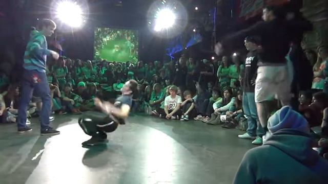 Юрок и Жало (Madmen crew) vs Пенза Skill 2 Skill (3 круг) смотреть онлайн