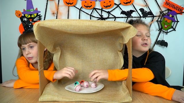 Хэлоуин Челендж Угадай Что В Коробке?/ Halloween Challenge смотреть онлайн
