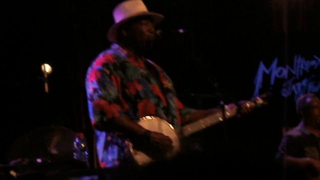 Taj Mahal Trio, Blues, banjo version, Montreux Jazz Festival 2012 смотреть онлайн