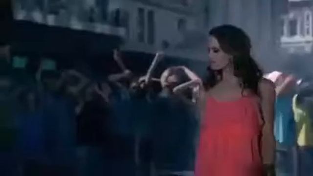 Прикольная реклама одежды NewYorker 'Look for love' смотреть онлайн