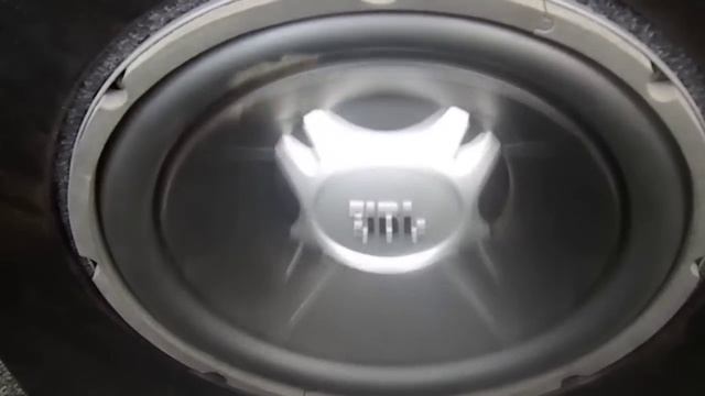 сабвуфер JBL смотреть онлайн