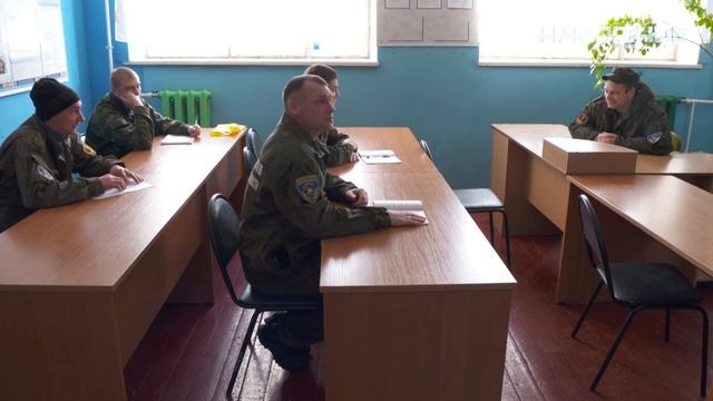 Есть те, кто на этой неделе должен находиться на работе смотреть онлайн