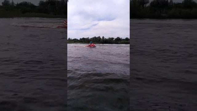 Мне 9 лет я катаюсь на гидроцикле 250 лс смотреть онлайн