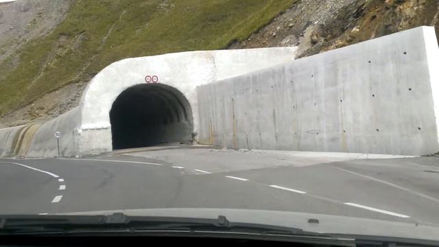 Военно-Грузинская дорога. Рядом с Казбеги. смотреть онлайн