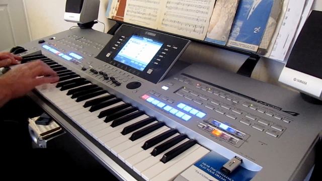 60s COUNTRY ROCK PLAYED ON THE TYROS 4 BY ROGER DIEHL.mp4 смотреть онлайн