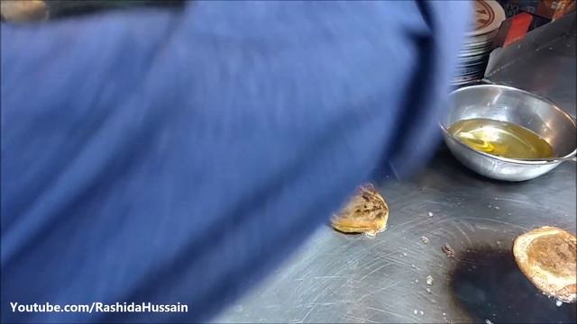 Special Egg Burger - Bun Kabab at Bahadurabad Street Food of Karachi Pakistan смотреть онлайн