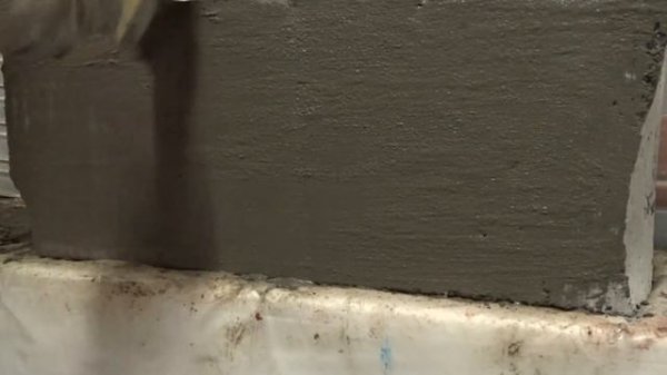 ARENA PolyElast PE нанесение обмазочной гидроизоляции. эластичной на цементной основе.