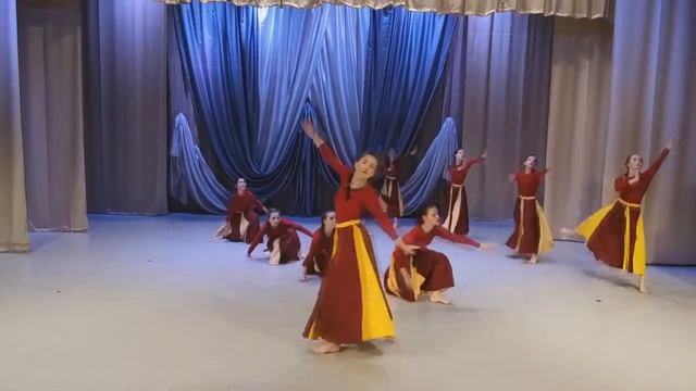Хореографический ансамбль "Ассорти" МУДО "Варненское ДШИ" Танец "Вью над водой" стиль народный смотреть онлайн