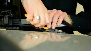 Снятие крышки рейлингов Тойота РАВ4