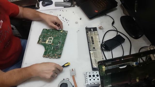 Ноутбук ASUS X53E / Как разобрать и заменить разъем питания смотреть онлайн