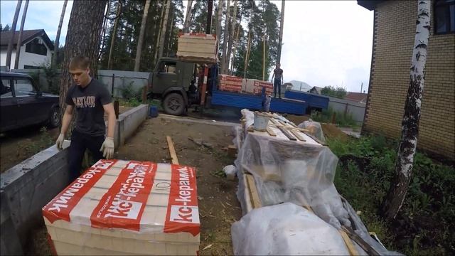 Купили кирпич облицовочный полнотелый лотос КС-керамик. Забор часть 35. смотреть онлайн