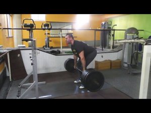 Твой Тренер делает становую 200 кг (ответ хейтерам)