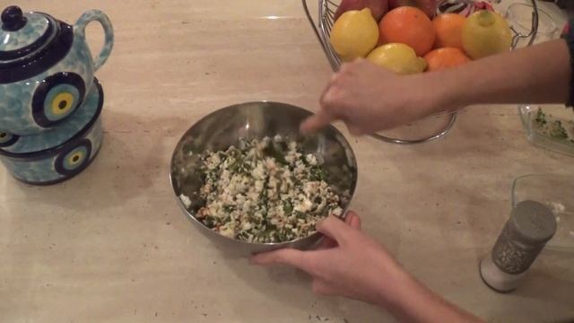 Турецкое гёзлеме (лепёшки с творогом). Лёгкий рецепт! / Turkish food - Gözleme смотреть онлайн