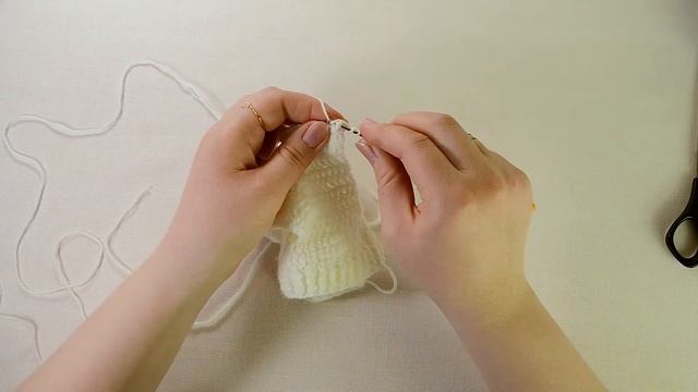 Вяжем печаль из м/ф "Головоломка". Часть 7. СВИТЕР И ОЧКИ. смотреть онлайн