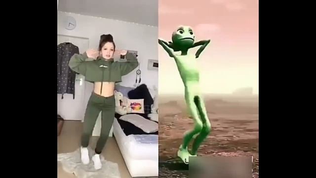 Танцующий зеленый человечек (Dame tu cosita) смотреть онлайн