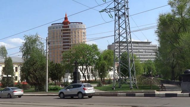 Харьков, скульптура 1954 года установлена к 300-летию объединения Украины и России, 2 мая 2017 смотреть онлайн
