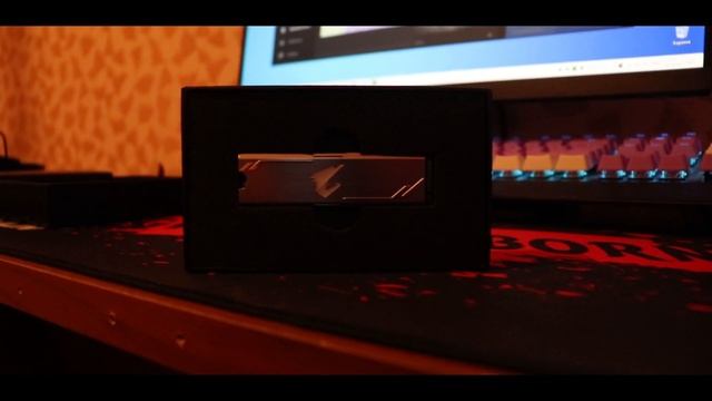 GIGABYTE AORUS RGB 256Gb SSD M.2 - подсветка не решает? смотреть онлайн