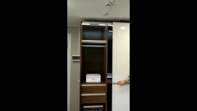Шкаф в узкопрофильной системе Nova смотреть онлайн