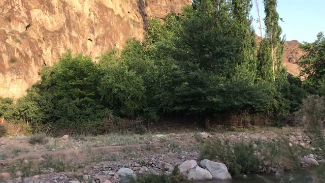 Речка Пангазсой. Городок Шайдан. Природа Таджикистана. 26 мая 2020 г. смотреть онлайн