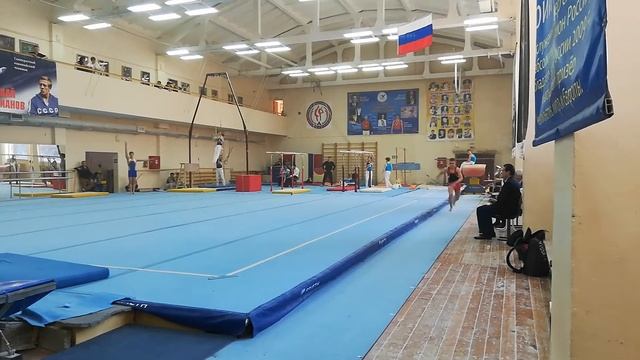 Андреев Максим-опорный прыжок 1 смотреть онлайн