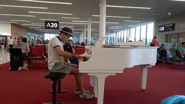 Love Story/ The Godfather piano airport paris смотреть онлайн