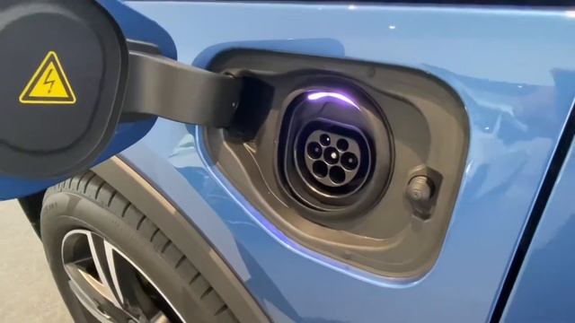 Volvo XC40 T5 Recharge | Hybrid | Walk around смотреть онлайн